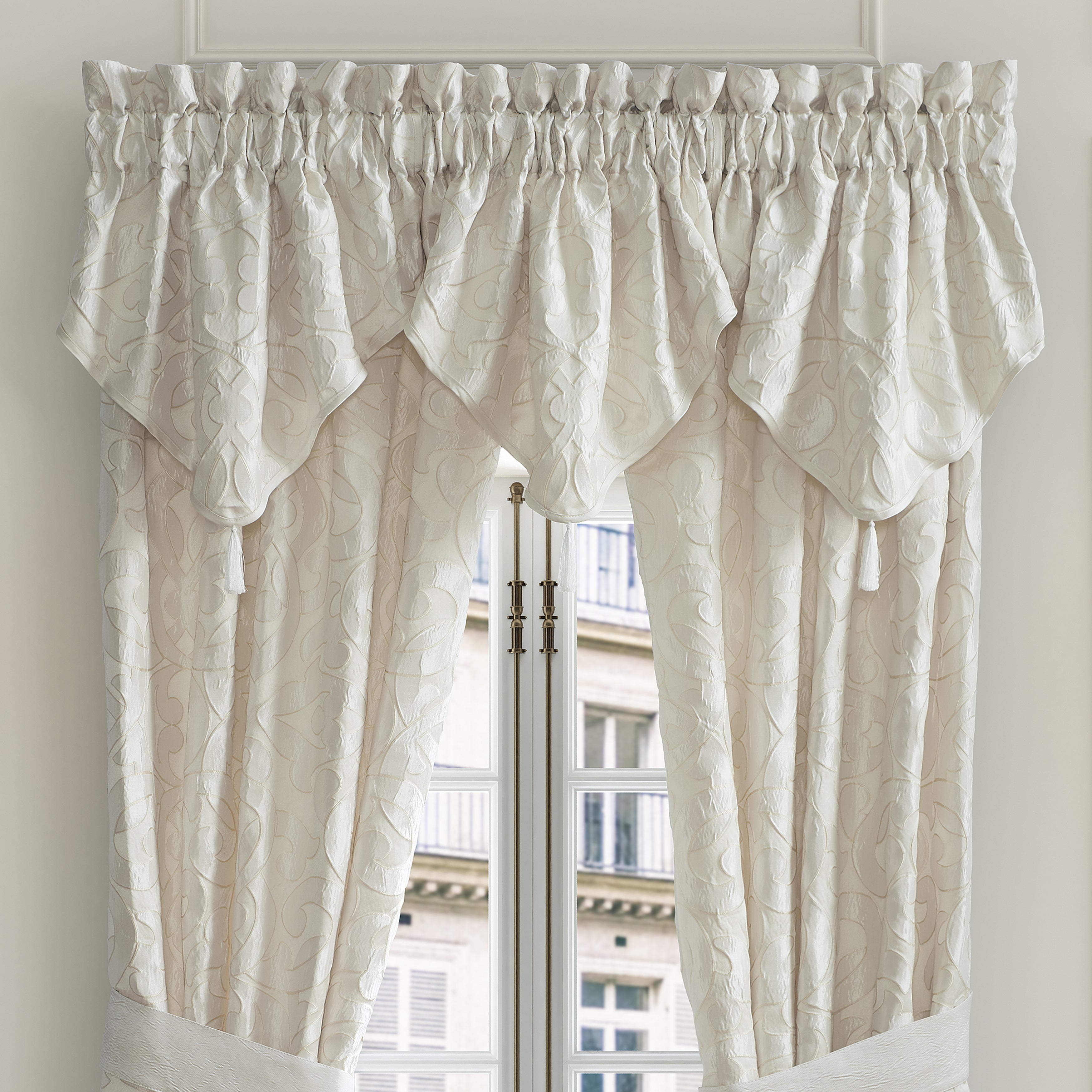 Stylish Valances J. Queen New York