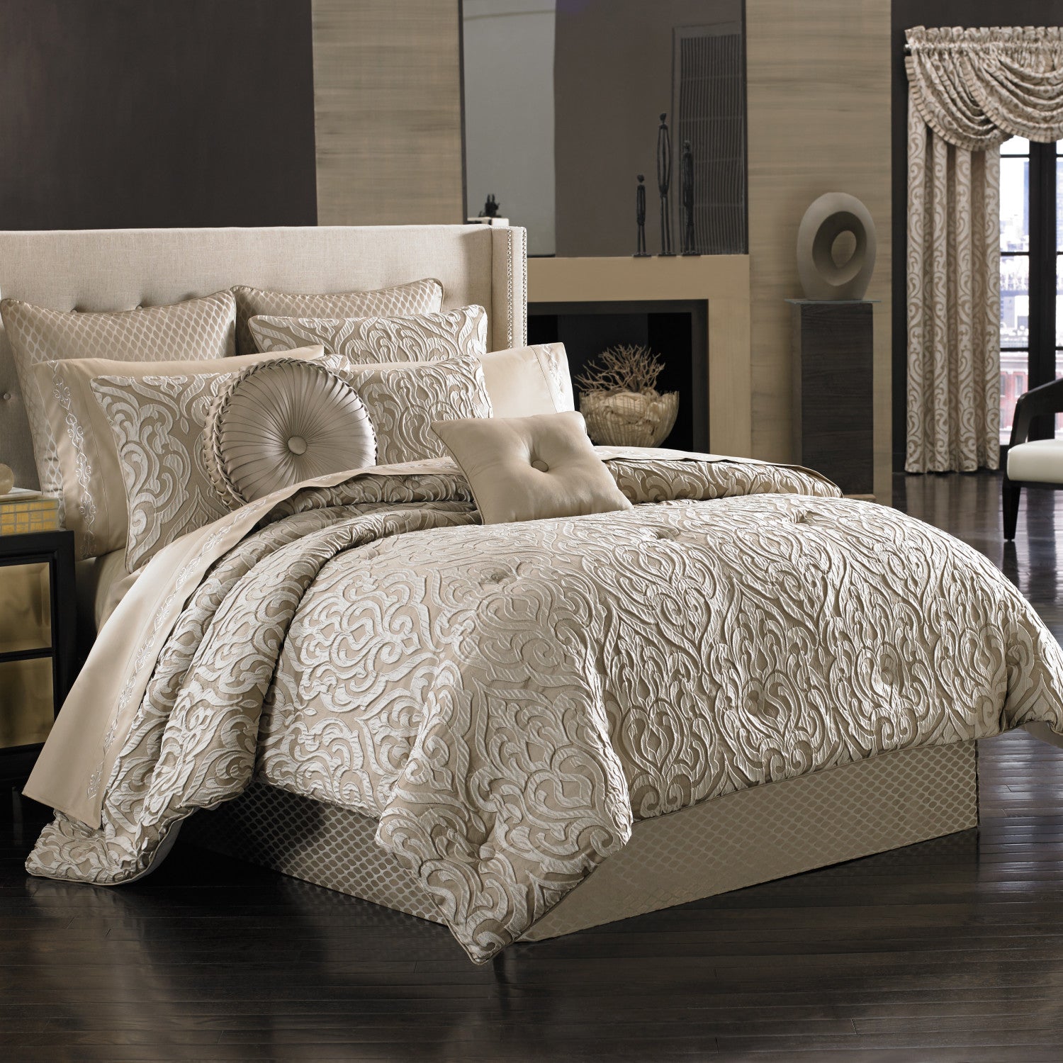 Astoria Comforter Set – J. Queen New York