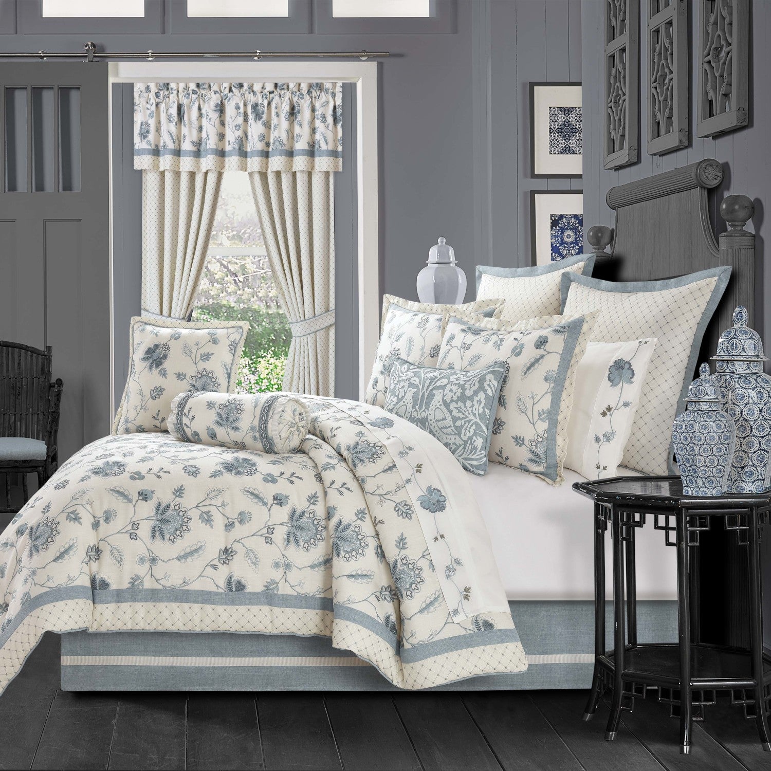 Blue Garden Comforter Set – J. Queen New York