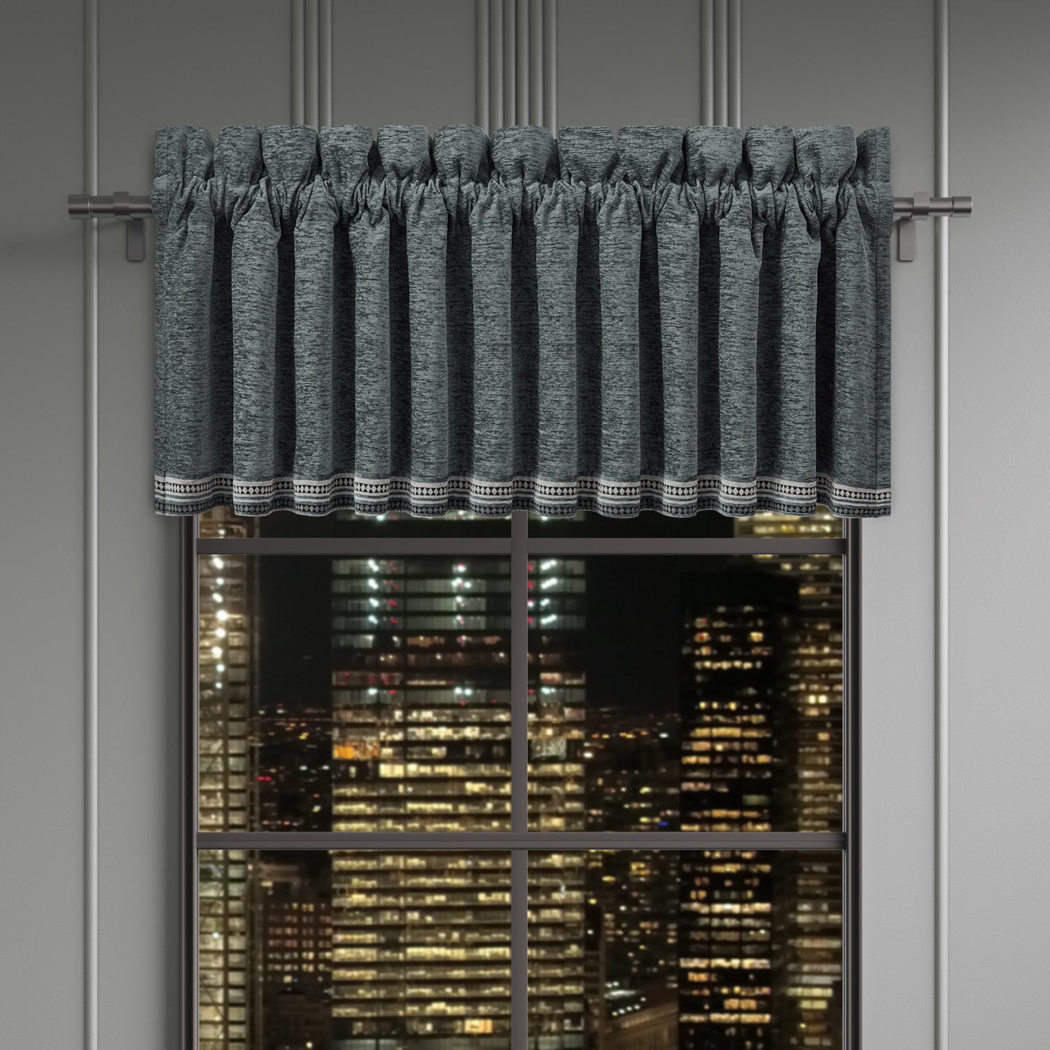 Parallel Window Straight Valance – J. Queen New York