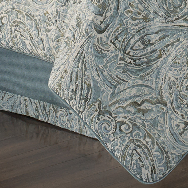 Giovani Comforter Set J. Queen New York