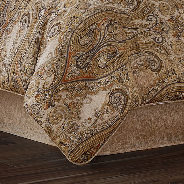 Luciana Comforter Set J. Queen New York