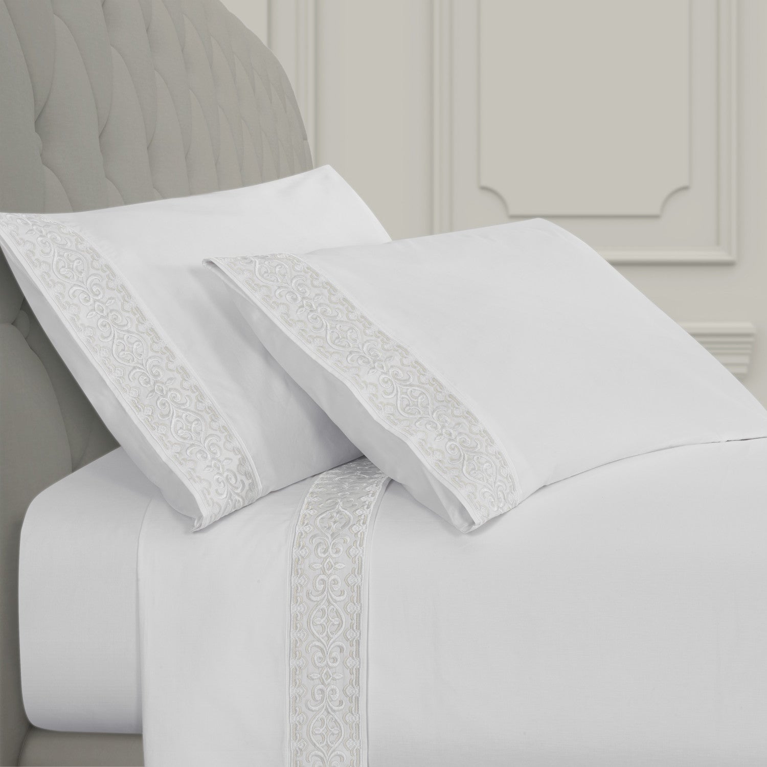 J. Queen New York Majestic Embroidered Sheet Set, Queen, White