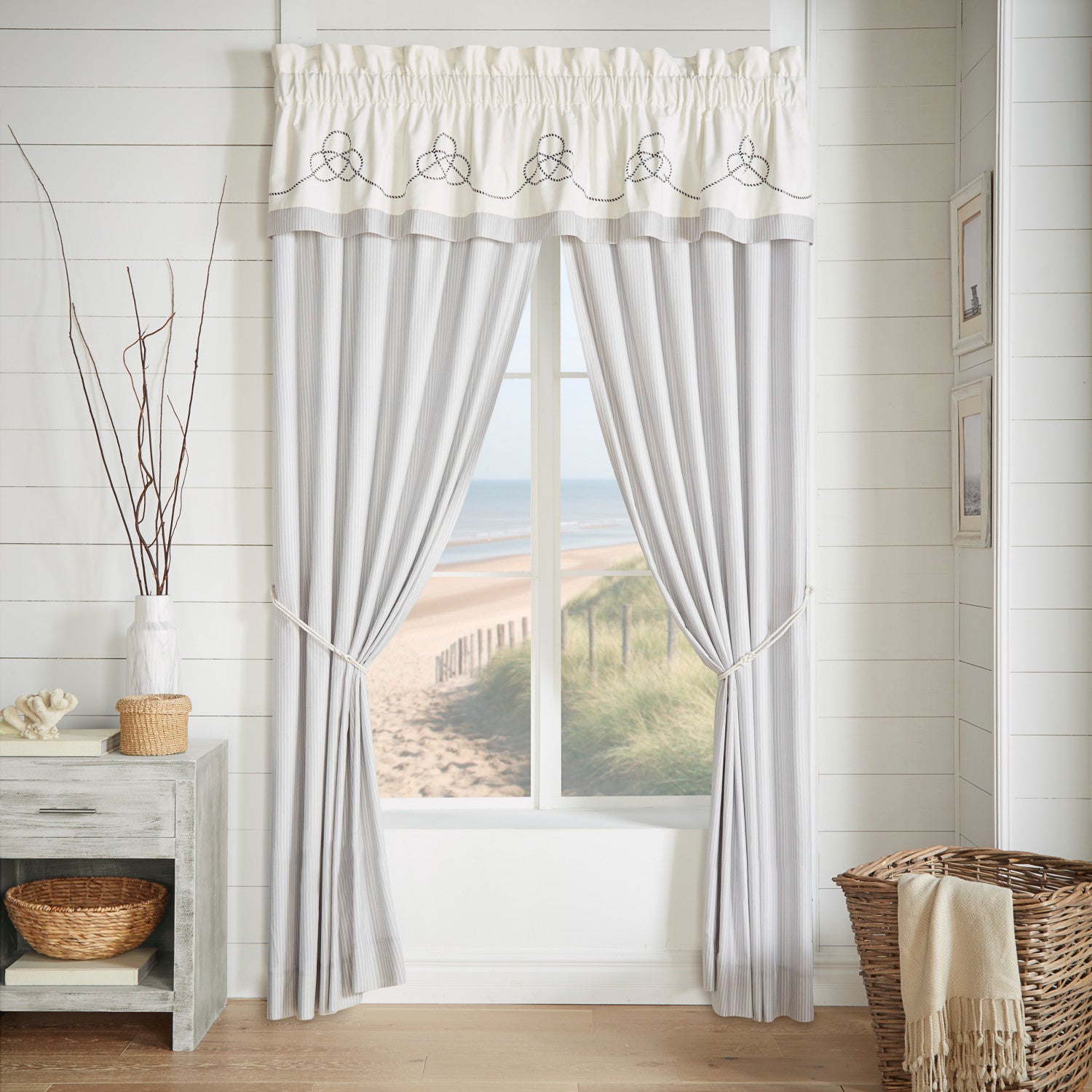 Shore Windows Shore Window Panel Pair – J. Queen New York